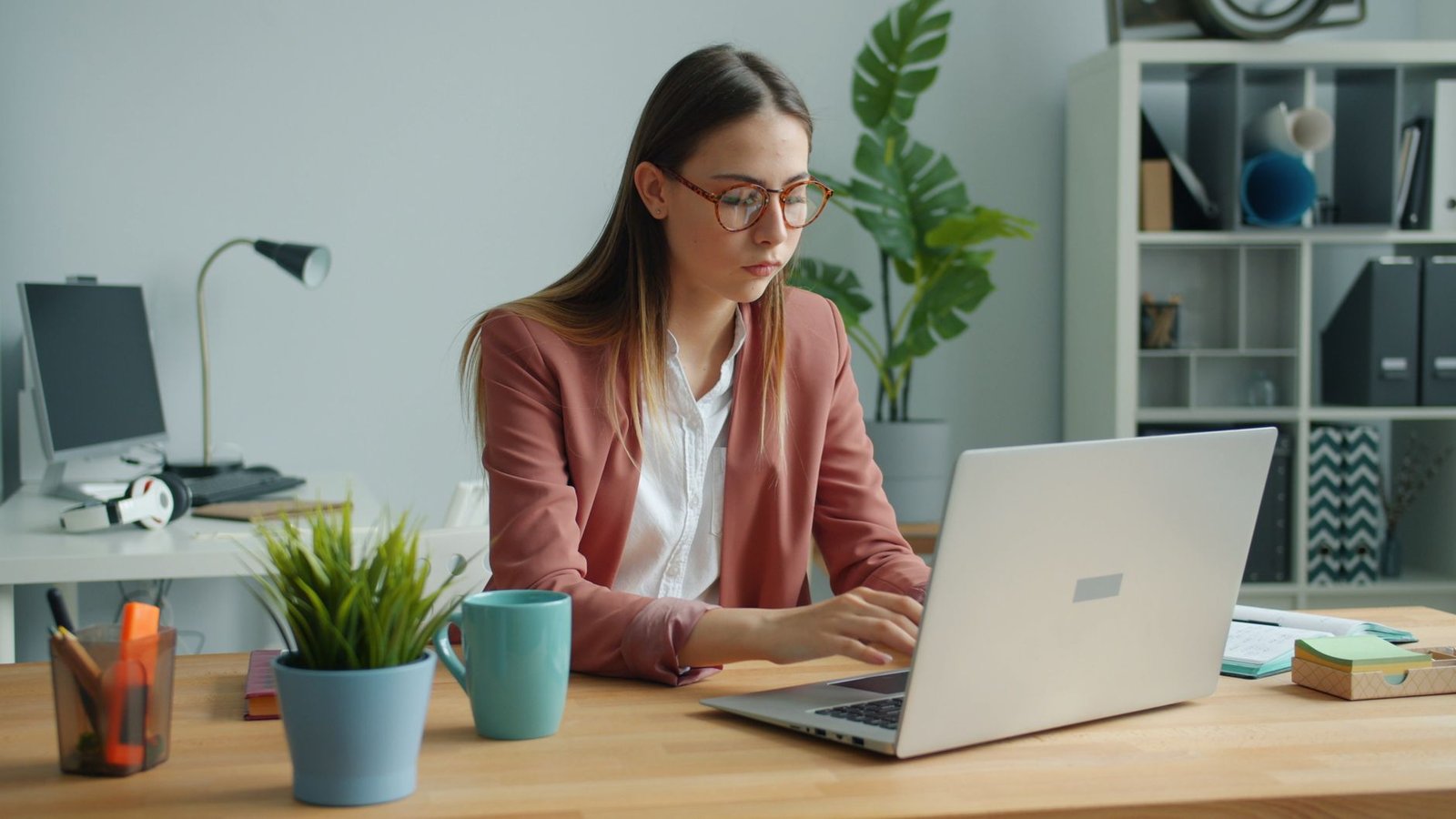 Emprego sem experiência: onde encontrar